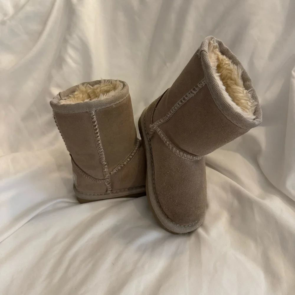 Like New Lamo Kid’s Classic Boots